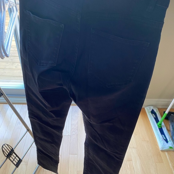 black jeans - Picture 2 of 3